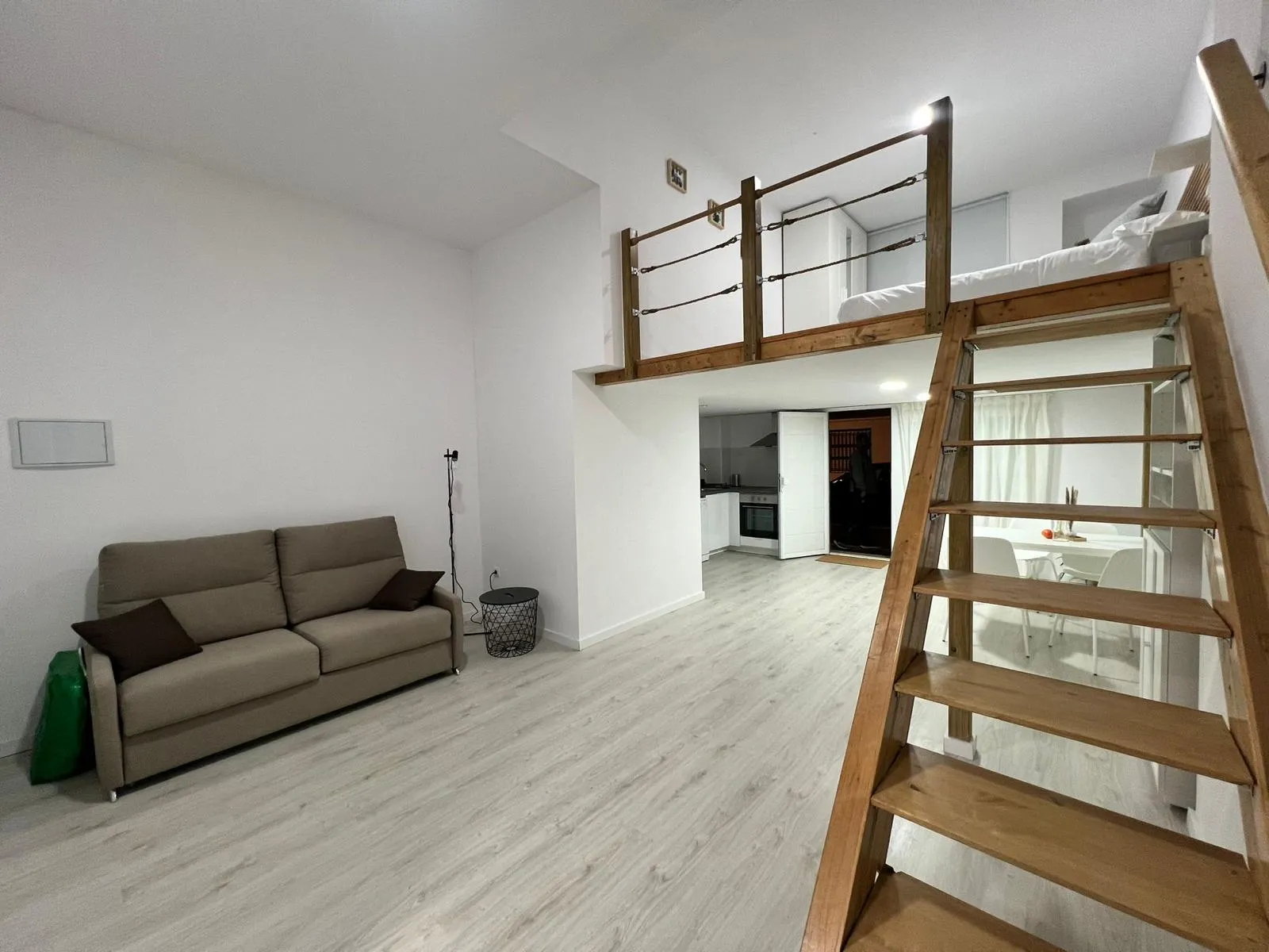 Reforma apartamento y altillo en Malvarrosa, Valencia